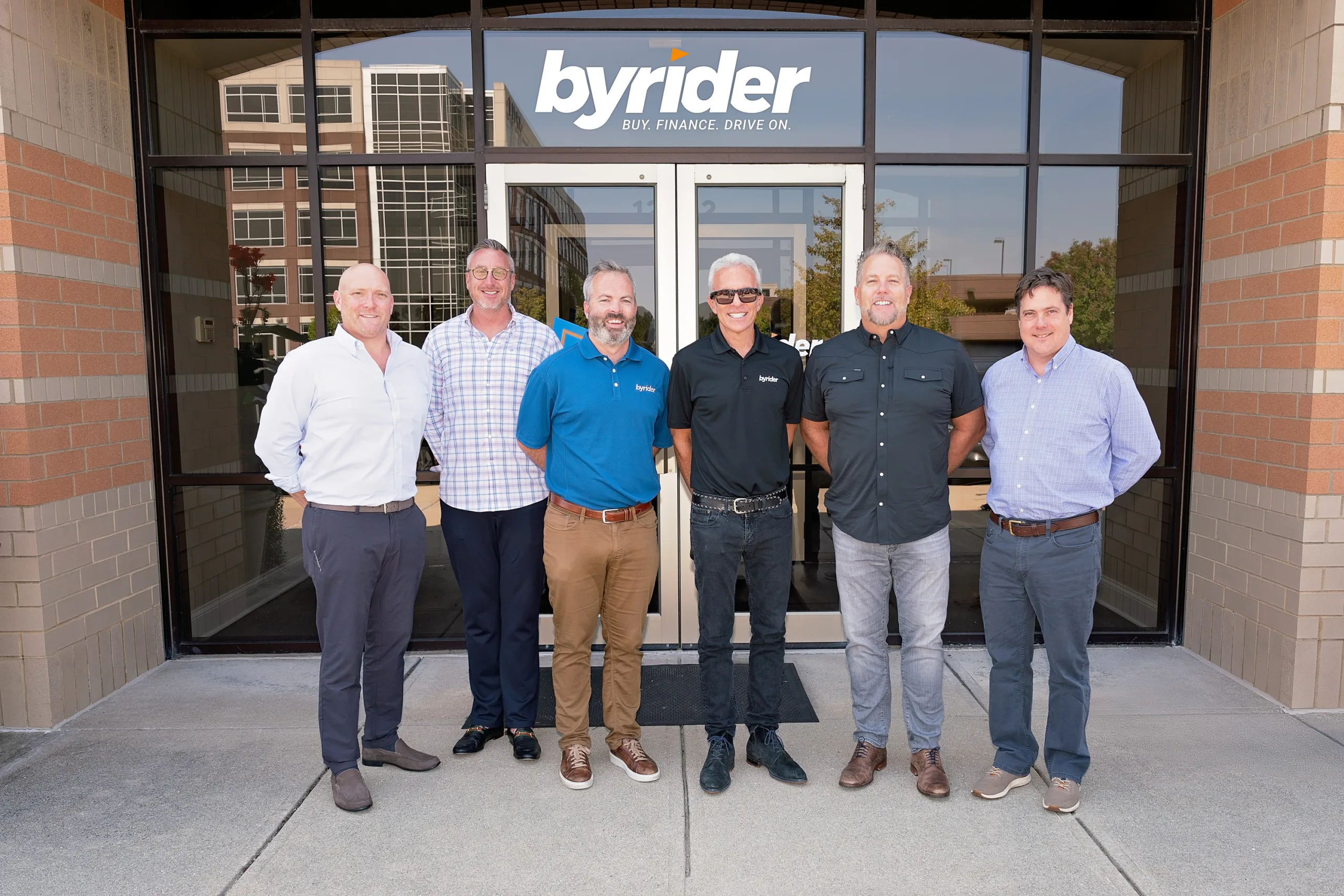 DSC01877_group-photo-edited_flat-sm